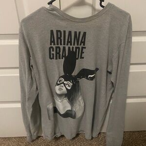 Ariana grande Dangerous Woman tour 2017 long sleeved gray shirt